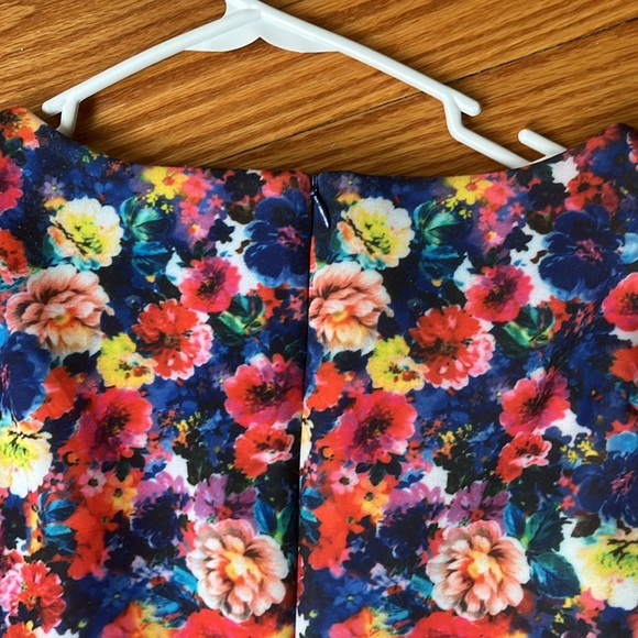 Carmen Bodycon Flower Floral Dress XS - Picture 2 of 4